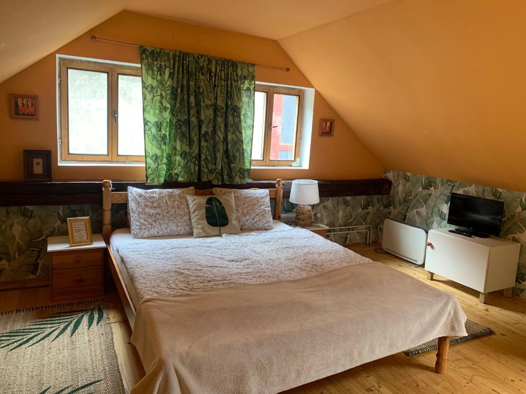LOFT Natalya Gold room 2